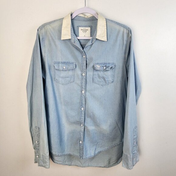 Abercrombie & Fitch Tops - Abercrombie & Fitch Light Blue Chambray Button Front Shirt Size Medium Rodeo